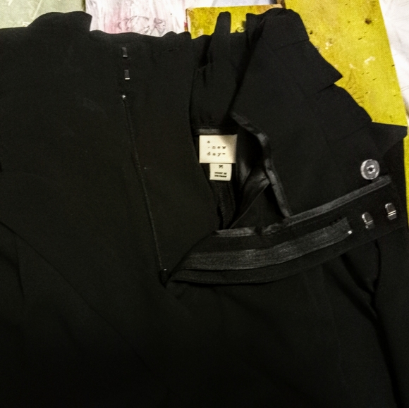 Paper bag style BLK shorts - Picture 3 of 4